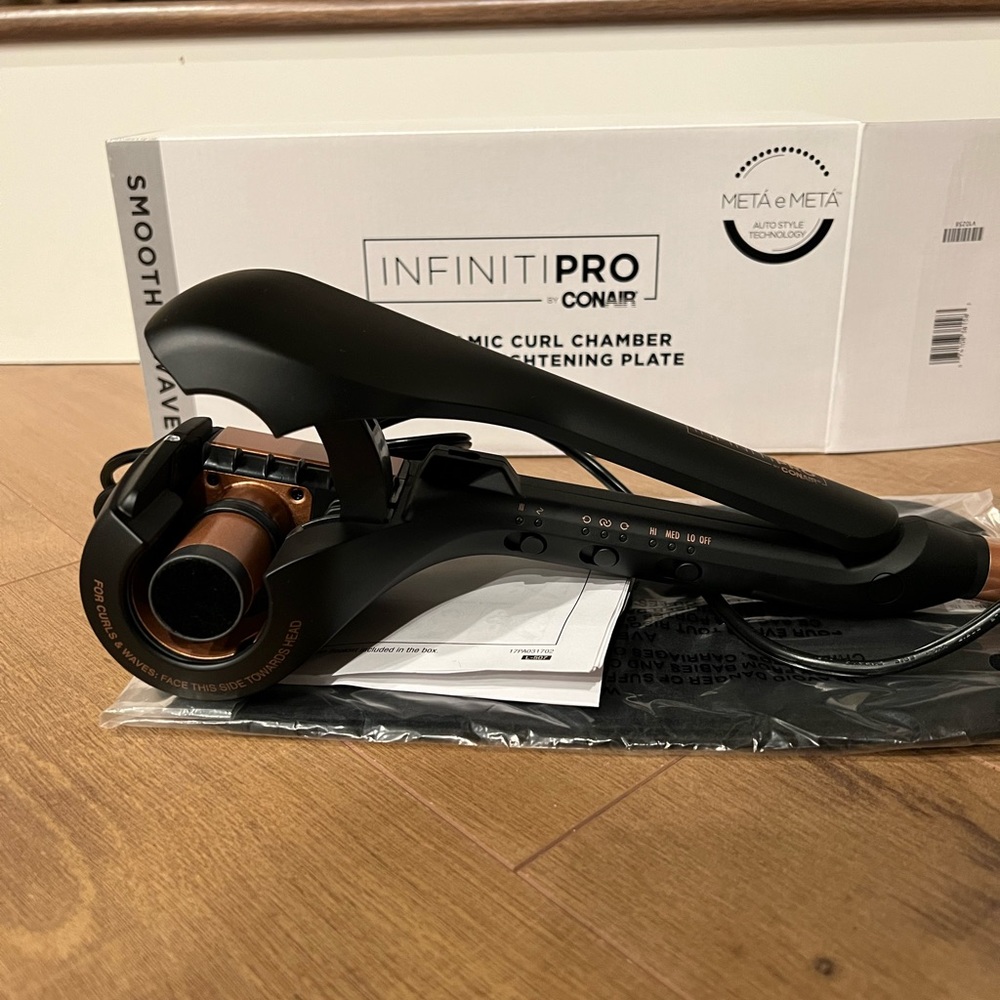 NIB Conair InfinitiPro Smooth & Wave Curler & Straightener
